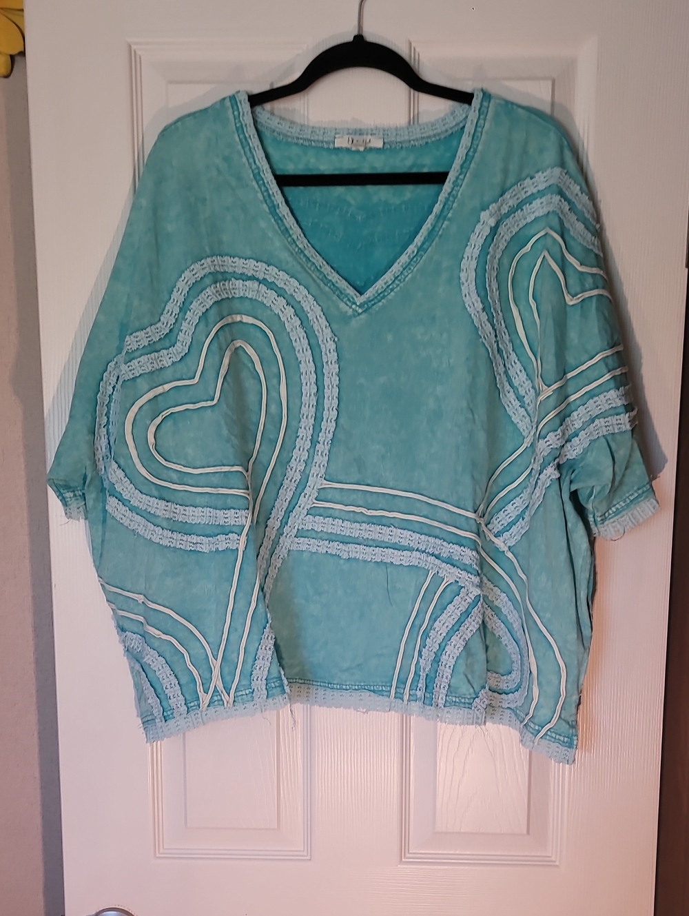 Oli & Hali Aqua V-Neck Heart Embroidered Women's Top